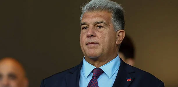 برشلونة يؤجل مباراة الافتتاح على كامب نو الجديد بسبب تراخيص البناء